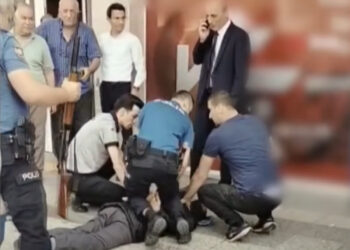 Kredi vermeyen banka şubesini silahla bastı!