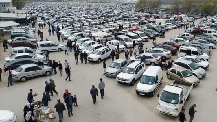 Otomobil reel fiyatlarındaki yıllık negatif değişim sürüyor