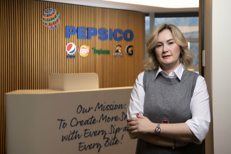 İpek Süzmetaş