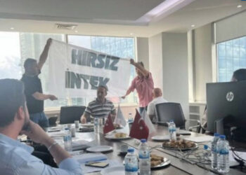 Borsa yatırımcısı genel kurulu bastı!