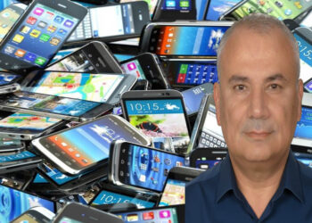 Gençlerin Öfkesi: Bir Telefon Meselesinden Fazlası