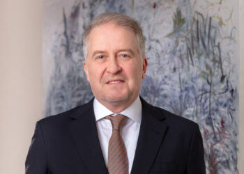 ÜNLÜ & Co Londra’da yatırım bankası dönemini başlatıyor