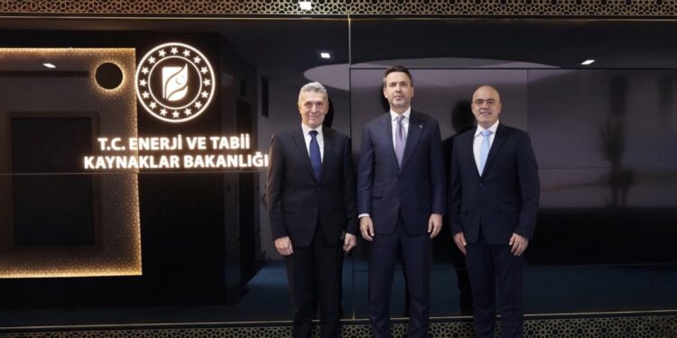 Bakan Bayraktar, Sabancı Holding yönetimini kabul etti