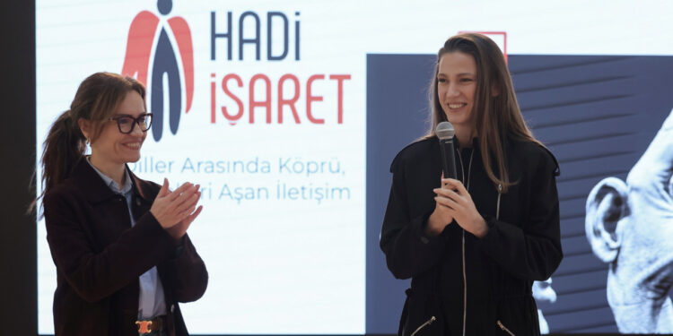 Serenay Sarıkaya